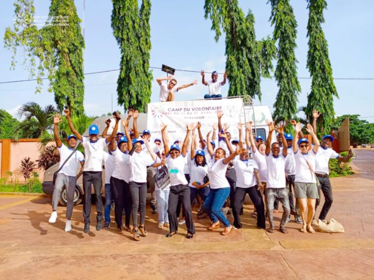 5ème édition du Camp du volontaire : Plus d’un millier de citoyens bénéficient gratuitement des activités médicales et communautaires